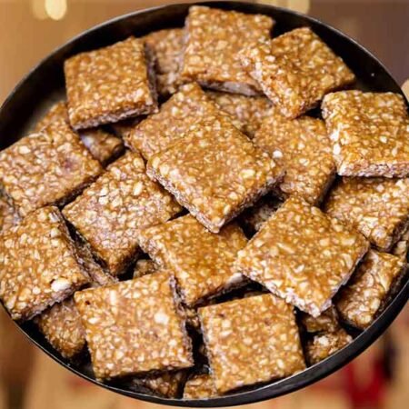 Nuvvula Chikki – Moms Snacks Box